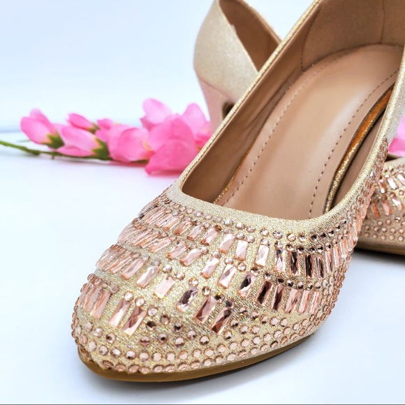 champagne heels closed toe